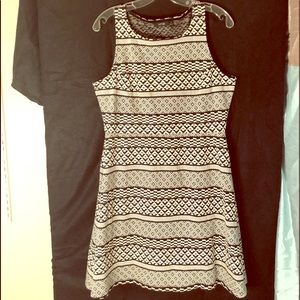 APT 9 Sleeveless Black/White Stretch Dress MEDIUM